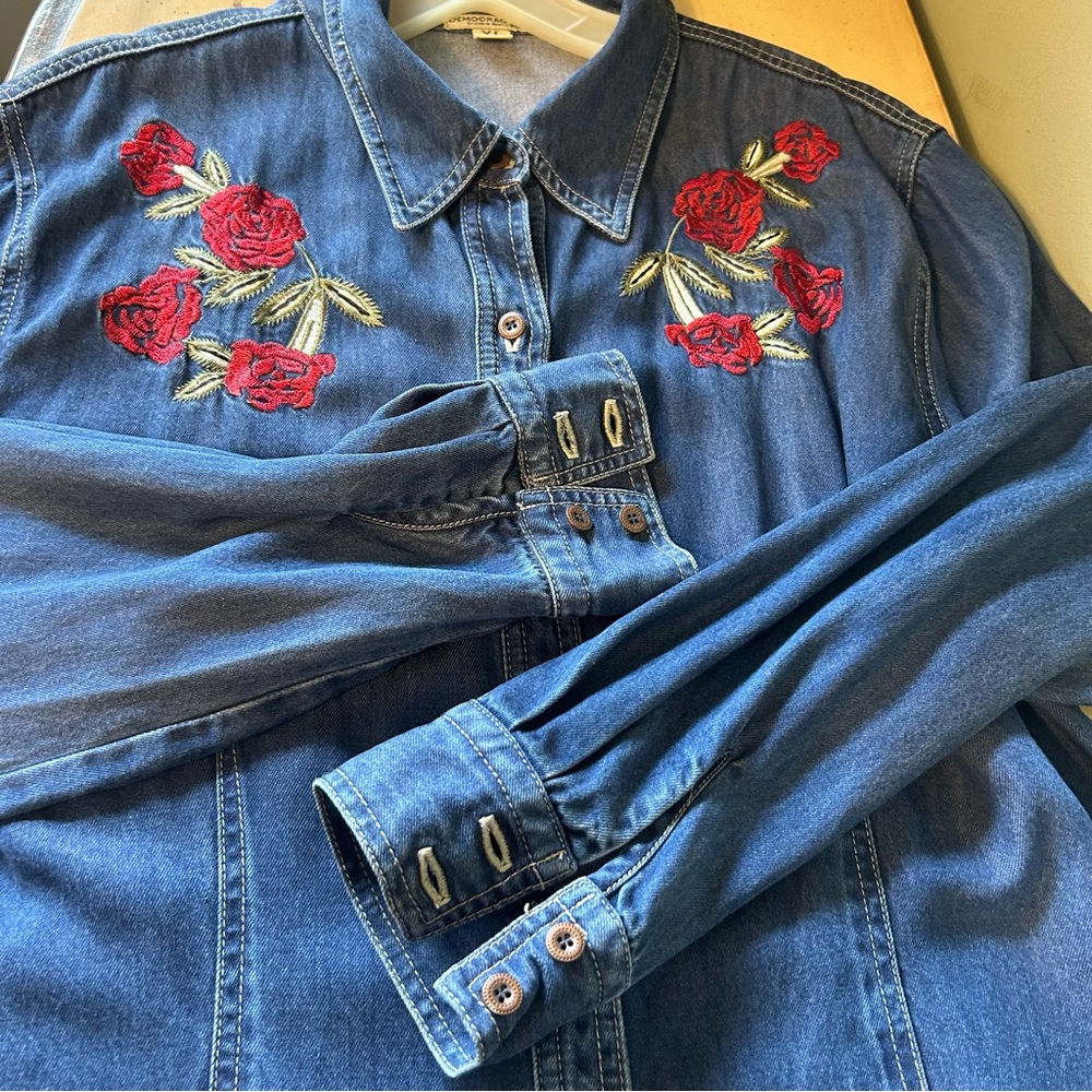 Vintage Democracy Embroidered Roses Denim Western Style Button Front Shirt